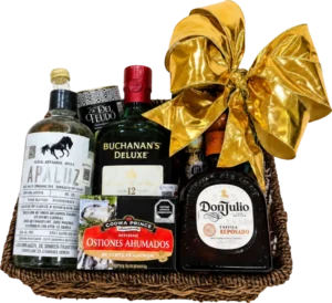 Arcón Bicentenario de DILSA, regalo ejecutivo en Torreón: tequila Don Julio reposado, mezcal y whisky Buchanan's