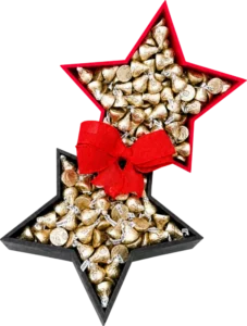 Estrella Chocolatera de DILSA, regalo ejecutivo en Torreón: estrella de madera con chocolates Kisses y moño rojo