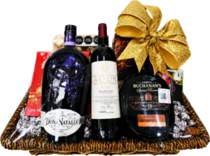 Arcón Marqués de DILSA, regalo ejecutivo en La Laguna: mezcal Doña Natalia, vino tinto Alion y whisky Buchanan's 18